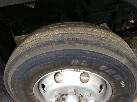 รถอีซูซุ 10 ล้อ หัวลาก  360 แรงม้า. ปี 52   สนใจติดต่อ 081 - 6079515