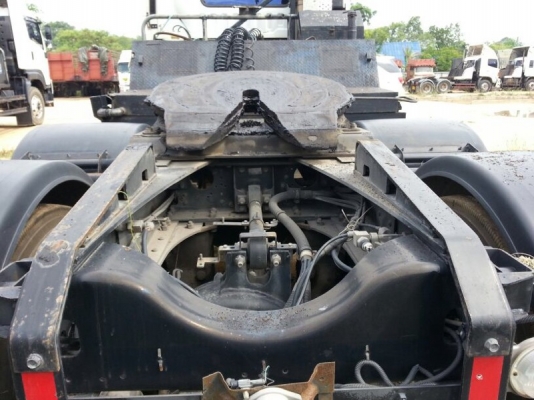 รถอีซูซุ 10 ล้อ หัวลาก  360 แรงม้า. ปี 52   สนใจติดต่อ 081 - 6079515