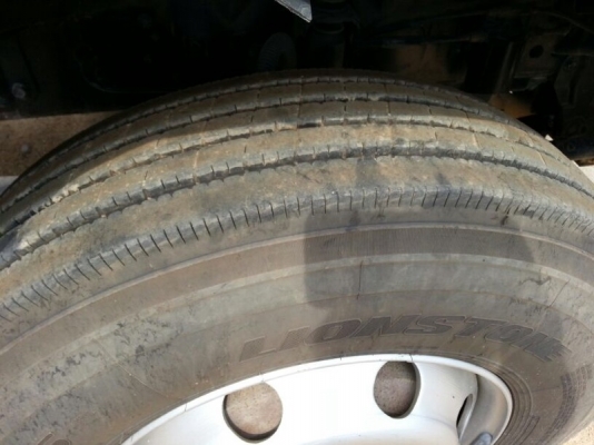 รถอีซูซุ 10 ล้อ หัวลาก  360 แรงม้า. ปี 52   สนใจติดต่อ 081 - 6079515