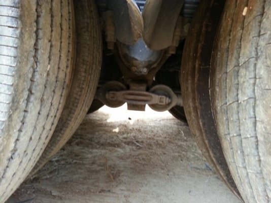 รถอีซูซุ 10 ล้อ หัวลาก  360 แรงม้า. ปี 52   สนใจติดต่อ 081 - 6079515