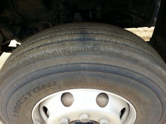 รถอีซูซุ 10 ล้อ หัวลาก  360 แรงม้า. ปี 52   สนใจติดต่อ 081 - 6079515