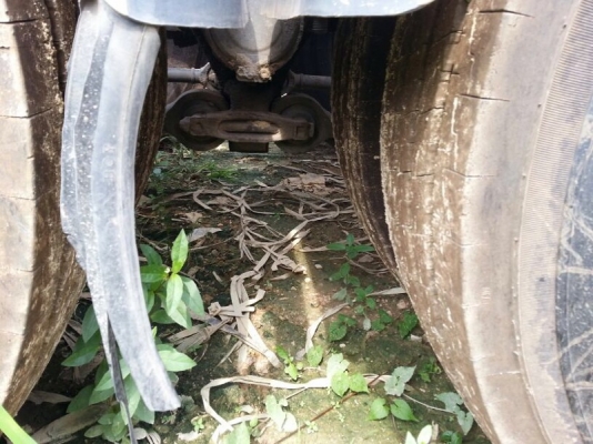 รถอีซูซุ 10 ล้อ หัวลาก  360 แรงม้า. ปี 52   สนใจติดต่อ 081 - 6079515