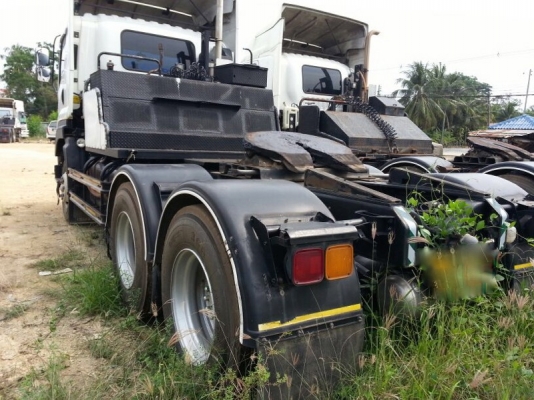 รถอีซูซุ 10 ล้อ หัวลาก  360 แรงม้า. ปี 52   สนใจติดต่อ 081 - 6079515