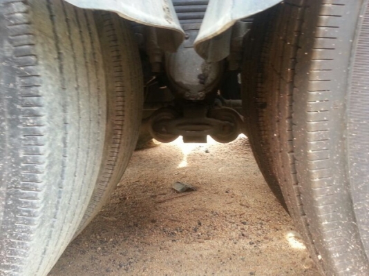 รถอีซูซุ 10 ล้อ หัวลาก  360 แรงม้า. ปี 52   สนใจติดต่อ 081 - 6079515