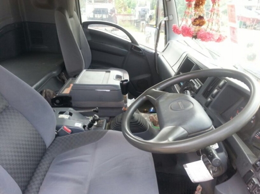 รถอีซูซุ 10 ล้อ หัวลาก  360 แรงม้า. ปี 52   สนใจติดต่อ 081 - 6079515