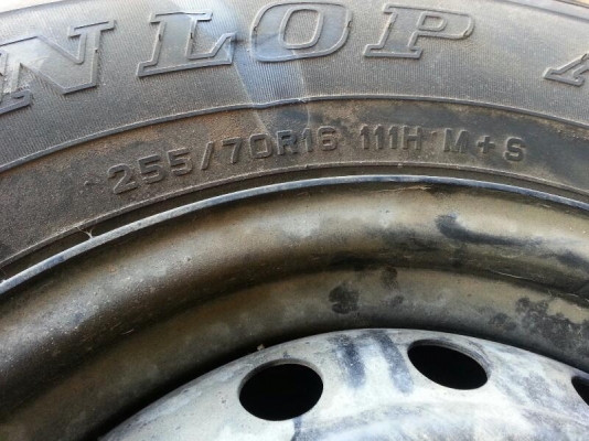 ขายยางอะไหล่ 255 70R16 ปี13