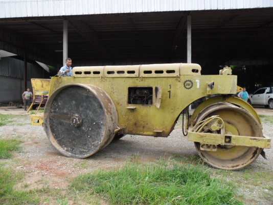 ขายรถบด 3 ล้อเหล็กWATANABE WD 10 ตันสภาพสวยๆพร้อมใช้เอกสารใบสัญยาซื้อขาย