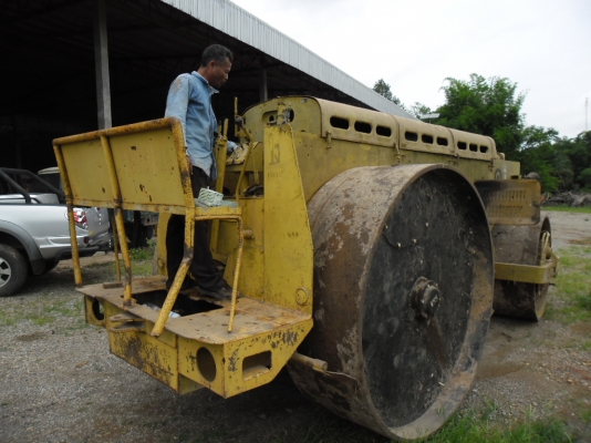 ขายรถบด 3 ล้อเหล็กWATANABE WD 10 ตันสภาพสวยๆพร้อมใช้เอกสารใบสัญยาซื้อขาย