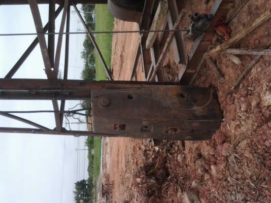 ปั้นจั่นตอกเสาเข็มพื้นที่เขาใหญ่