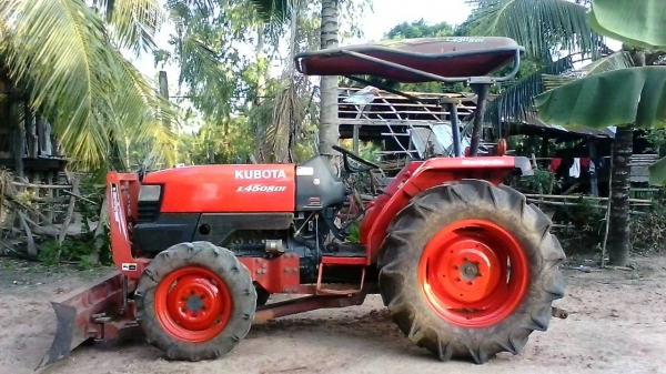 ขายแทรกเตอร์คูโบต้า L4508 Di  พร้อมใบมีดดันดินตราช้างครับ