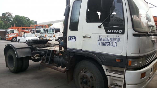 ต้องการขายรถบรรทุก 6 ล้อ HINO รุ่น FF3HCKD(สิงห์ไฮเทค)ทะเบียน 76-7684 หัวลาก