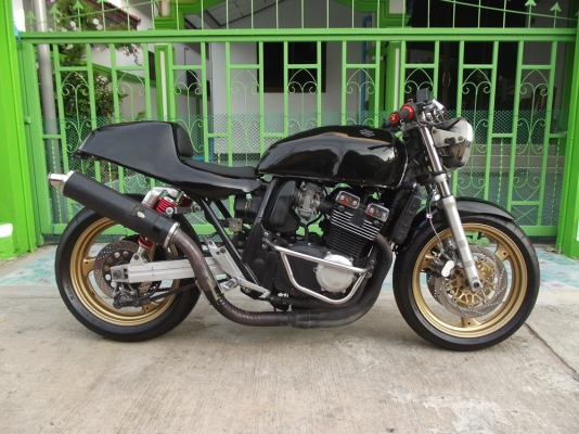 >>> Cafe Racer ตัวแรงงงง Suzuki Impulse 400  Price 67500 Baht <<<
