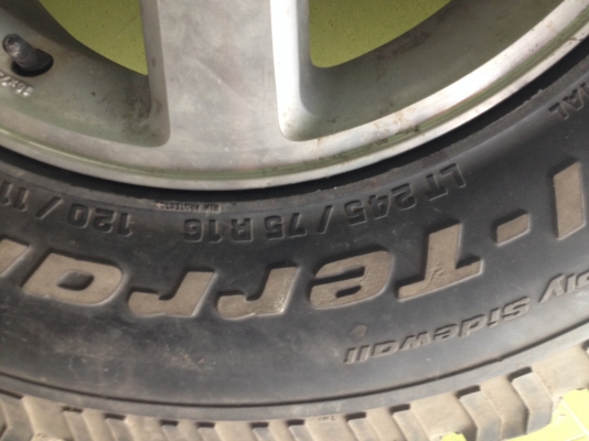 ขายล้อดีแม็ก ขอบ  16 ยาง bf  245-75   ราคา 1850 บาท