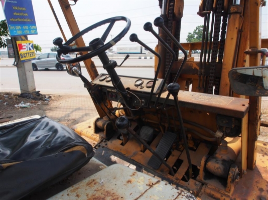 ** NEW LOT ** KOMATSU FD40-4 เสา 3 เมตร เครื่องยนต์ 6D95 เกียร์ธรรมดา งา H/F ^^