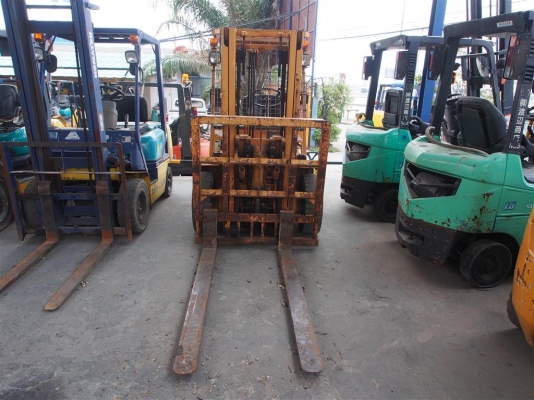 ** NEW LOT ** KOMATSU FD20-8 เสา 3 เมตร เครื่องยนต์ C240 เกียร์ธรรมดา งาคว่ำ-หงายได้ ^^