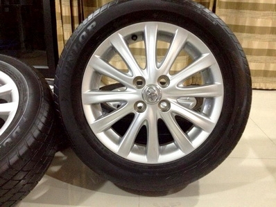 แม็กซ์ VIOS TOP 12ก้าน 15 นิ้ว 4รู100 แม็กซ์ไม่มีรอย พร้อมยาง Dunlop ได้ตจว ส่งได้ Tel.085-150-9040.P