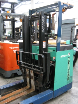 บริษัท บางกอกฟอคลิฟท์เซ็นเตอร์ จำกัด (FORKLIFT USED TRUCK) 82/21-24 หมู่ 3 ถนนวัดหนามแดง ต.บางพลีใหญ่ อำเภอบางพลี สมุทรปราการ 10540   Tel : 02-1837465 Fax : 02-1837467  E-mail : bfc@bangkokforklift.com    Website: www. bangkokforkliftusedtruck.com