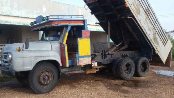 ขายหน้ายาวสิบล้อดัมพ์ ช่วงล่าง JCM เครื่อง EH700 1 เพลา พวงมาลับธรรมดา เบรคลมดัน ทะเบียนพร้อม