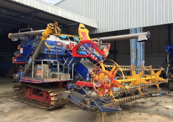 ขายรถเกี่ยวข้าวไทยเส็งยนต์ 12 HT