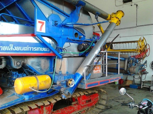 ขายรถเกี่ยวข้าวไทยเส็งยนต์ 12 HT