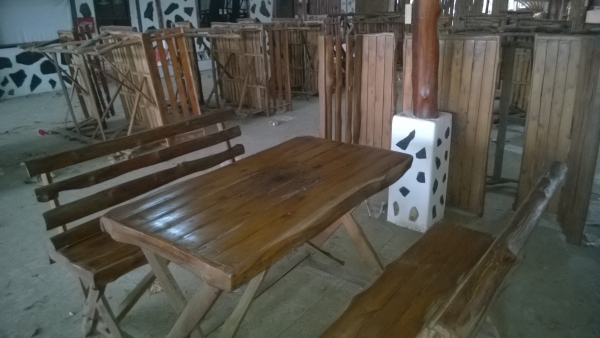 โต๊ะไม้