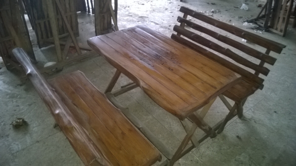 โต๊ะไม้