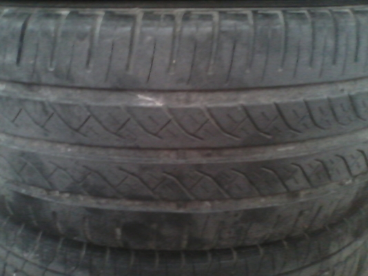 ขายยาง 195-55-R15 สภาพดี 4 เส้น 1200 บาท