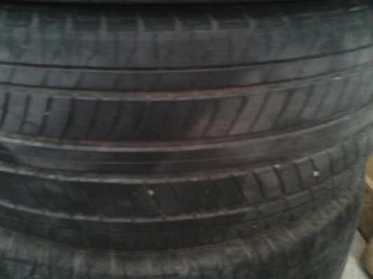 ขายยาง 195-55-R15 สภาพดี 4 เส้น 1200 บาท