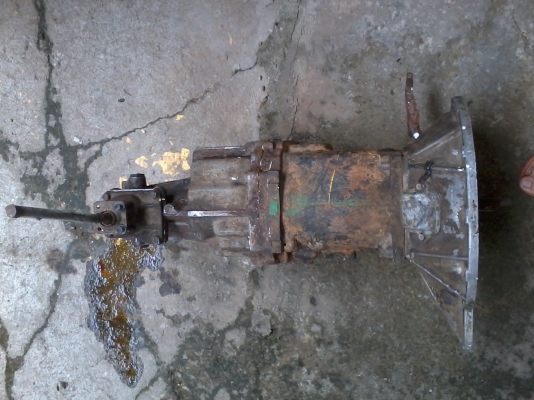 ขายเกียร์ของรถโตโยต้า LN (ม้ากระโดด)  3500 บาท