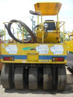 รถบด 9 ล้อยาง Sakai TS200 เก่านอกนำเข้าจากญี่ปุ่น ยังไม่ผ่านการใข้งานในไทย 100\% พร้อมลุยงานทุกสถานะ