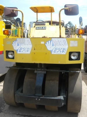 รถบด 9 ล้อยาง Sakai TS200 เก่านอกนำเข้าจากญี่ปุ่น ยังไม่ผ่านการใข้งานในไทย 100\% พร้อมลุยงานทุกสถานะ