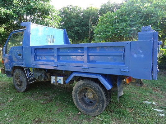 หกล้อเล็กดั้ม