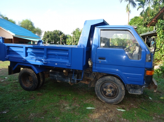 หกล้อเล็กดั้ม