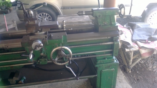 เครื่องกลึง 6 ฟุต ชิงฟง 3 เพลา เกียร์บล็อก พร้อมใช้ 85,000