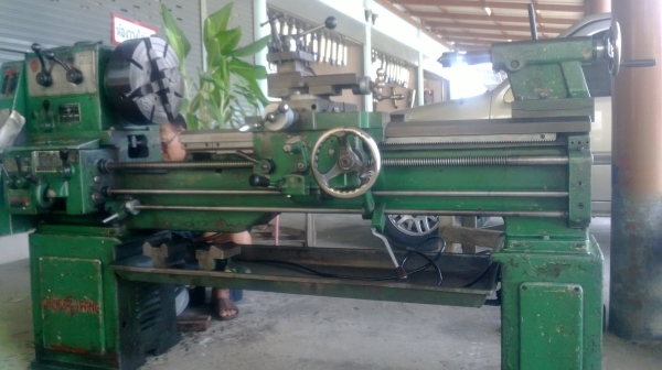 เครื่องกลึง 6 ฟุต ชิงฟง 3 เพลา เกียร์บล็อก พร้อมใช้ 85,000