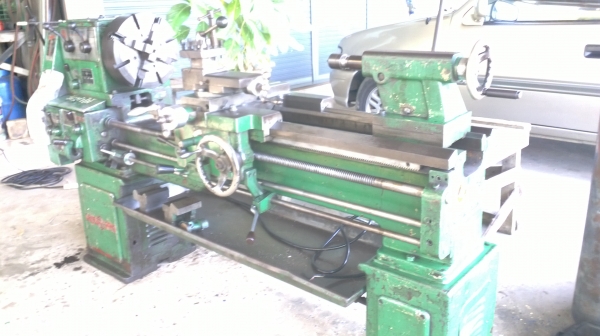 เครื่องกลึง 6 ฟุต ชิงฟง 3 เพลา เกียร์บล็อก พร้อมใช้ 85,000