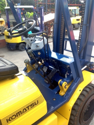***รถยกขนาด3ตัน***KOMATSU FD30-11 เสาสูง3.5เมตร เครื่องดีเกียร์ดี 083-062-0223