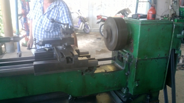 แท่นกลึง ชิงฟง 6 ฟุต 3 เพลา เกียร์บล็อก พร้อมใช้ 85,000