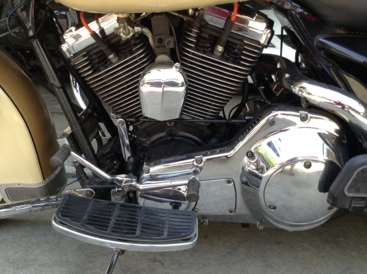 ธารนนทบุรี//ขาย hd electra glide1340 ปี90 สวยๆเดิมๆ ระบบไฟใช้ได้ทุกจุด เครื่องสมบูรณ์เดินเบานิ่งๆ ราคา320,000 บาท อินวอยท์แท้ ธารนนทบุรี//ขาย hd electra glide1340 ปี90 สวยๆเดิมๆ ระบบไฟใช้ได้ทุกจุด เครื่องสมบูรณ์เดินเบานิ่งๆ ราคา320,000 บาท อินวอยท์แท้