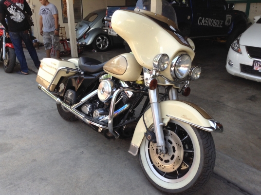 ธารนนทบุรี//ขาย hd electra glide1340 ปี90 สวยๆเดิมๆ ระบบไฟใช้ได้ทุกจุด เครื่องสมบูรณ์เดินเบานิ่งๆ ราคา320,000 บาท อินวอยท์แท้ ธารนนทบุรี//ขาย hd electra glide1340 ปี90 สวยๆเดิมๆ ระบบไฟใช้ได้ทุกจุด เครื่องสมบูรณ์เดินเบานิ่งๆ ราคา320,000 บาท อินวอยท์แท้