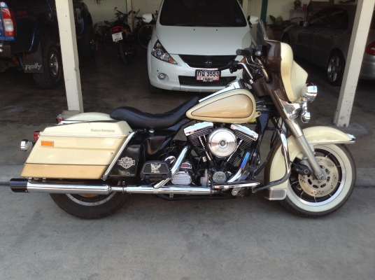ธารนนทบุรี//ขาย hd electra glide1340 ปี90 สวยๆเดิมๆ ระบบไฟใช้ได้ทุกจุด เครื่องสมบูรณ์เดินเบานิ่งๆ ราคา320,000 บาท อินวอยท์แท้