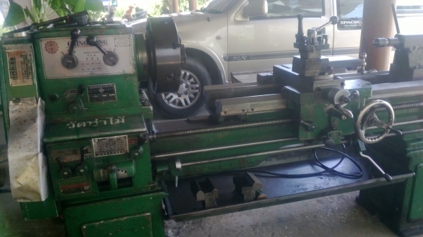 แท่นกลึง ชิงฟง 6 ฟุต 3 เพลา เกียร์บล็อก พร้อมใช้ 85,000