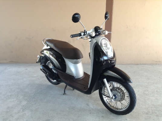 ขาย!!! สกู๊ปปี้ไอ ปี54 รถเครื่องดีคับ ทะเบียนครบ ภาษีไม่หมด