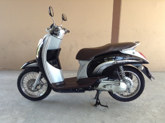 ขาย!!! สกู๊ปปี้ไอ ปี54 รถเครื่องดีคับ ทะเบียนครบ ภาษีไม่หมด