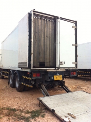 ขาย 10 ล้อ 230 แรง ปี 49  พร้อมตู้เย็น ยี่ห้อ ISUZU