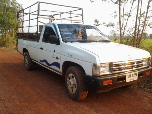 NISSAN BIG M เครื่องเบนซิน สภาพสวย ภาษีเต็ม ด่วนเลยคับมาวันนี้พิเศษ68000