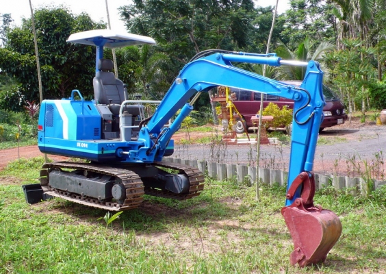 รถขุด KOBELCO SK24 (PC30)
