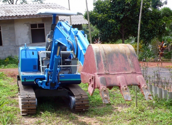 รถขุด KOBELCO SK24 (PC30)