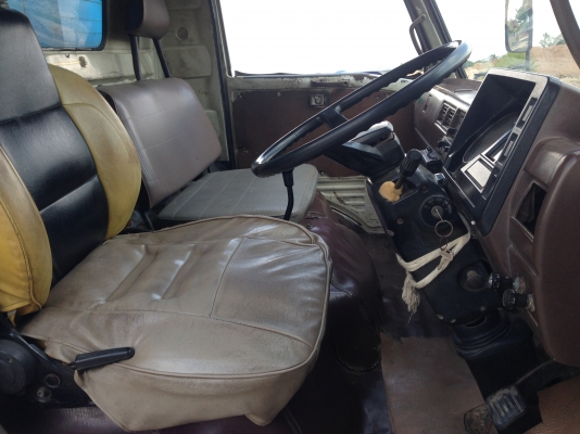 ขายรถ 6 ล้อ HINO KM777 ปี 42 กระบะยาว 4.40 ม. กว้าง 2.14 เมตร สภาพเครืองดี 90\% WO4D (117)แรงม้า เกี