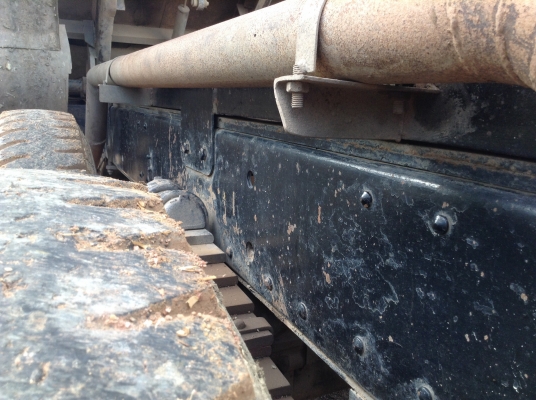 ขาย 10 ล้อดั้ม ไอ้หลง FN527M-A วางเครื่อง+เกียร์ PO9C 320 แรงม้า คัสซีสวยตลอดเส้นไม่มีบวม ทะเบียนเต็มพร้อมโอน ราคาต่อรองไดัอีกครับ